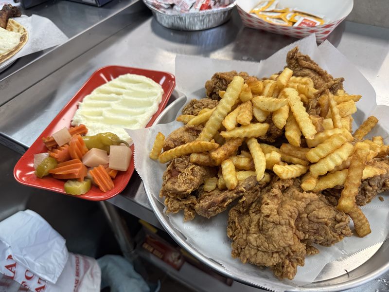 Shami’s Restaurant & Grill food